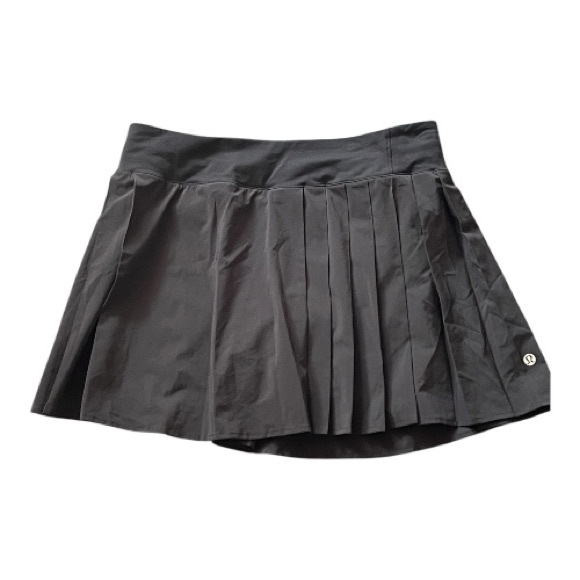 Lululemon Black side pleated hi rise tennis skirt. Size 8 - Picture 2 of 2